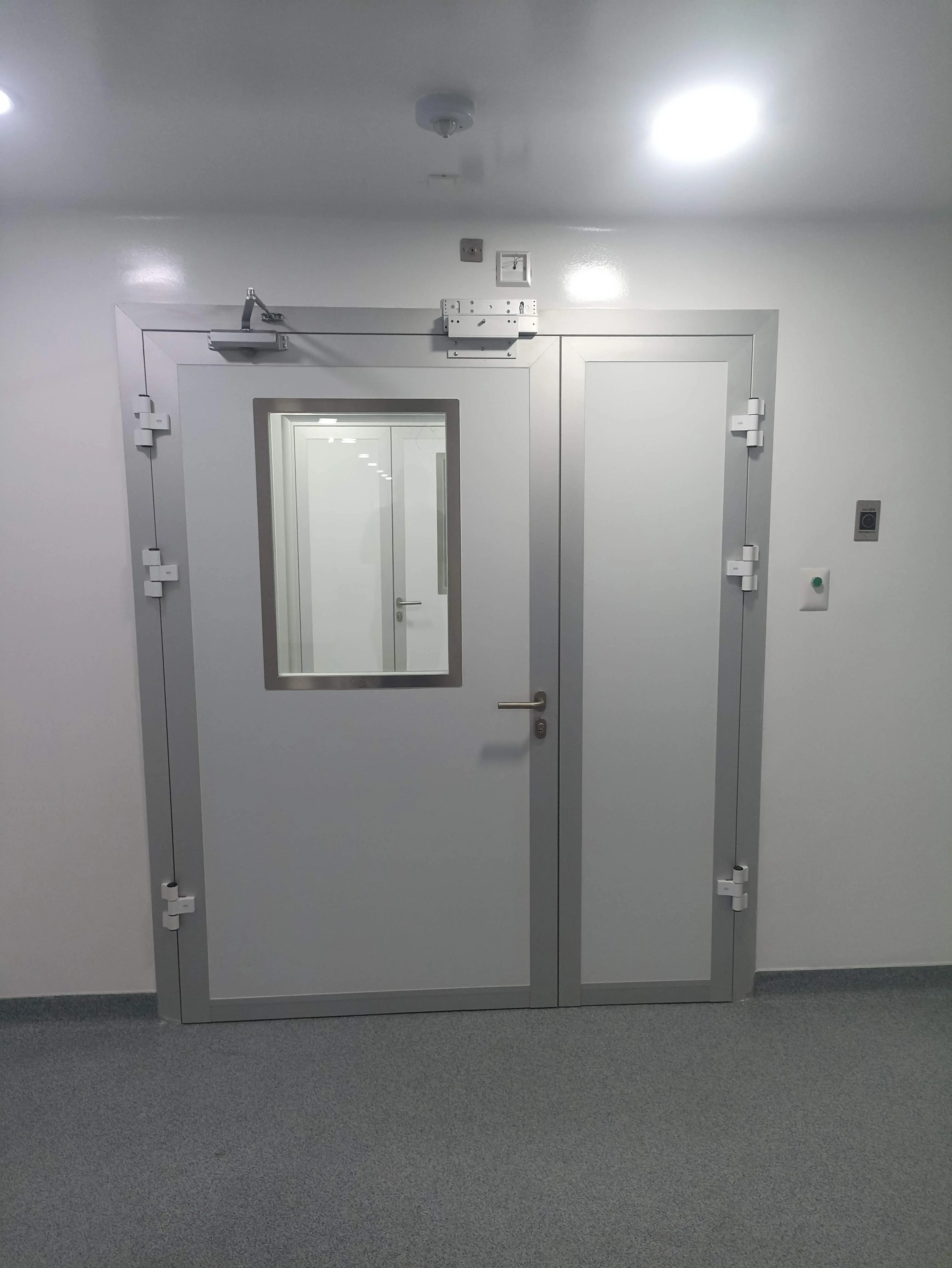 Puerta de hospital - vista 4